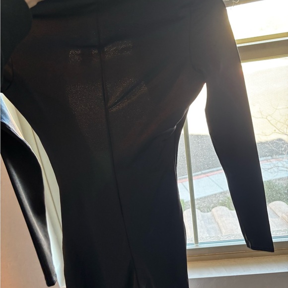 SKIMS LONG SLEEVE bodysuit new - Picture 3 of 3